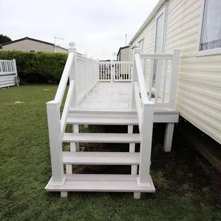 Serene Chalet Retreat Warsash Exterior photo