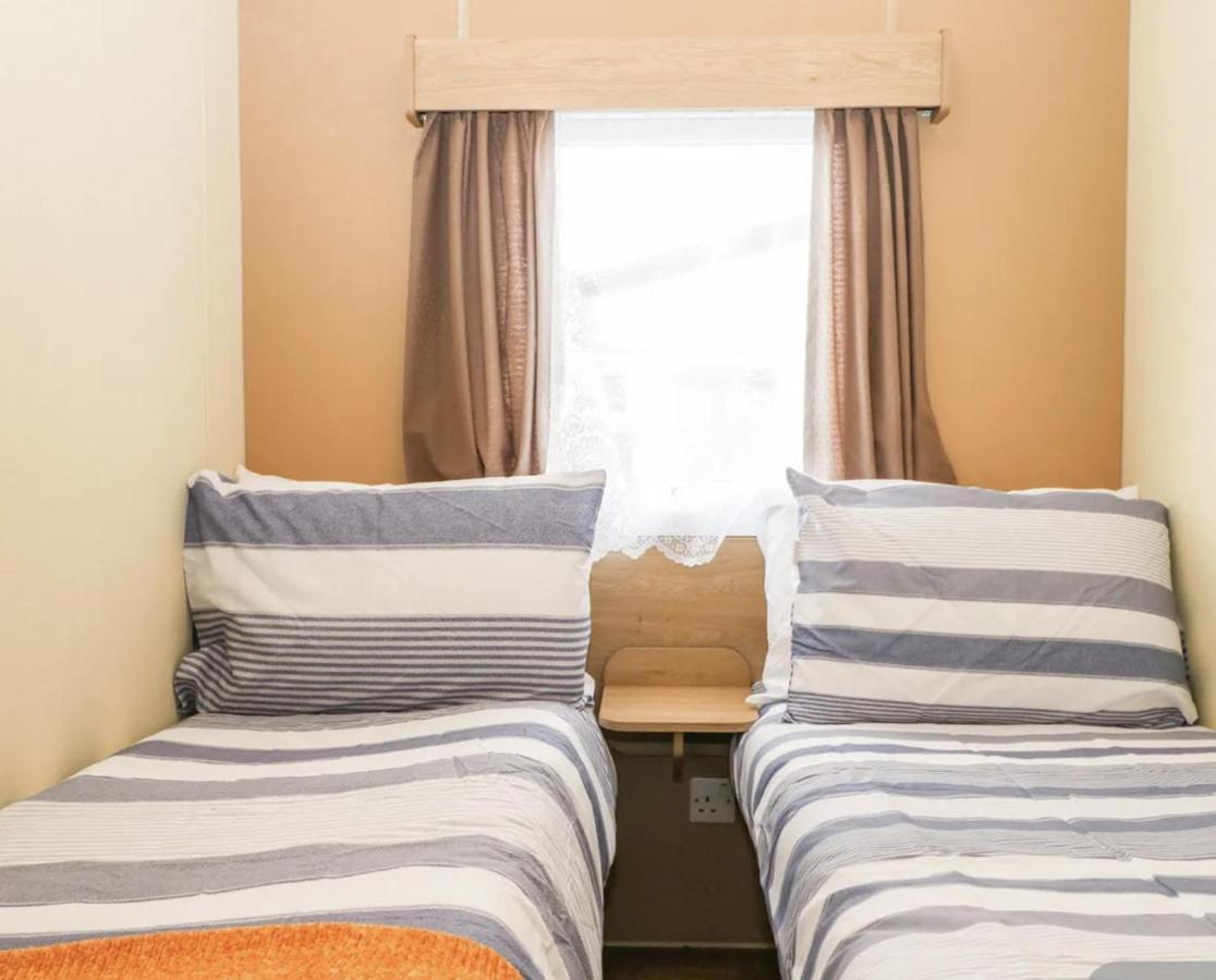 Serene Retreat Chalet Warsash